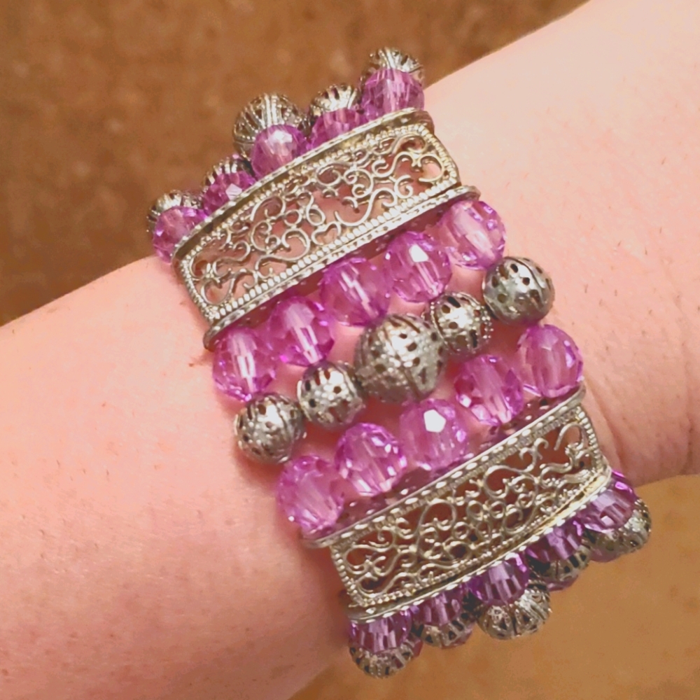 NWOT Vintage Beaded Bracelet